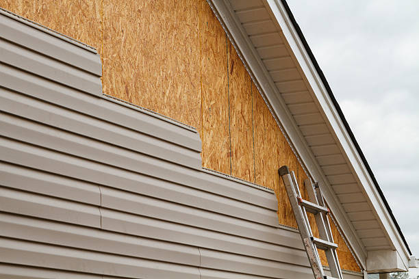 Professional Fiber Cement Siding technician working in Dayton, TN